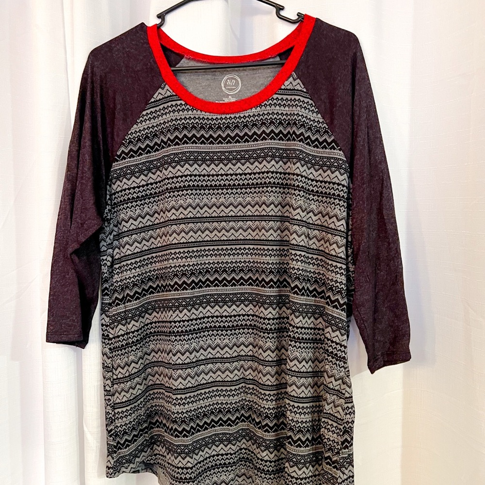 Maurices Black, Gray and Red Patterned 3/4 Sleeve Top